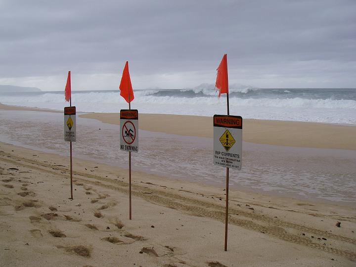 IMGP5561.JPG - Then to Pipeline to see the big big waves.