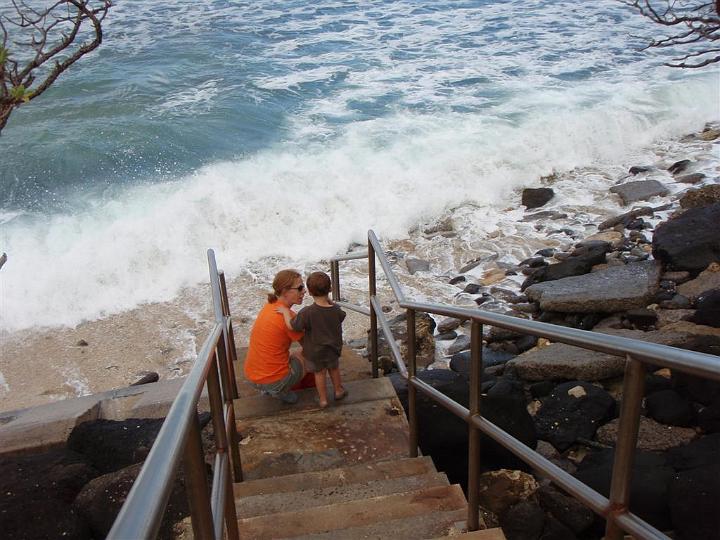 2007-11-1 (5).jpg - We went to North Beach on base but the tide was too high to get to our special spot. Sammy is here saying - "mommy the waves are too big! i want to go back!" Wise boy :)