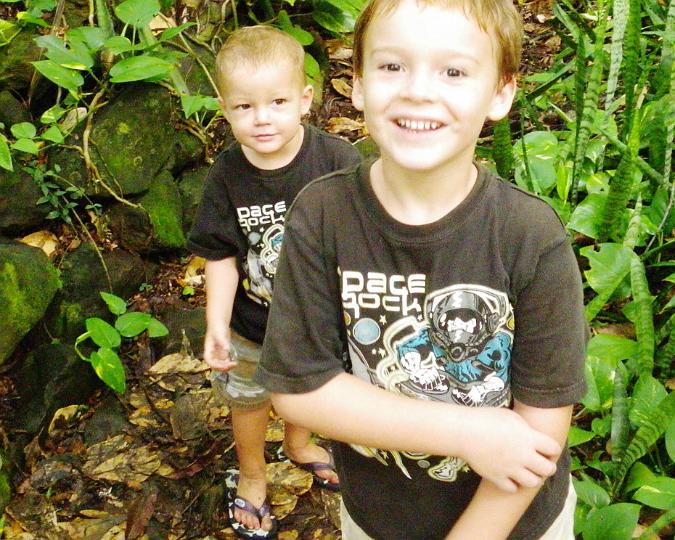 IMGP1520.JPG - Sam and Ben didn't care too much - they enjoyed the walk. I did have some bug wipes in my pack so I was able to give a little protection to them.