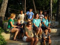2011-03-28MarineMunchiesWaikikiAquarium (35)  Now...trying to get a picture of all these kids was something else!