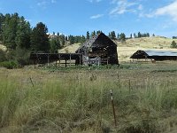 DSC01369  Pretty old barn.